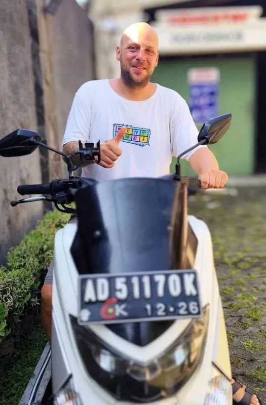 Sewa Motor ADV Solo
