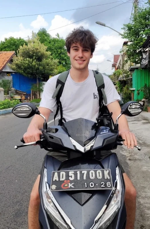 Rental Motor Solo Harian
