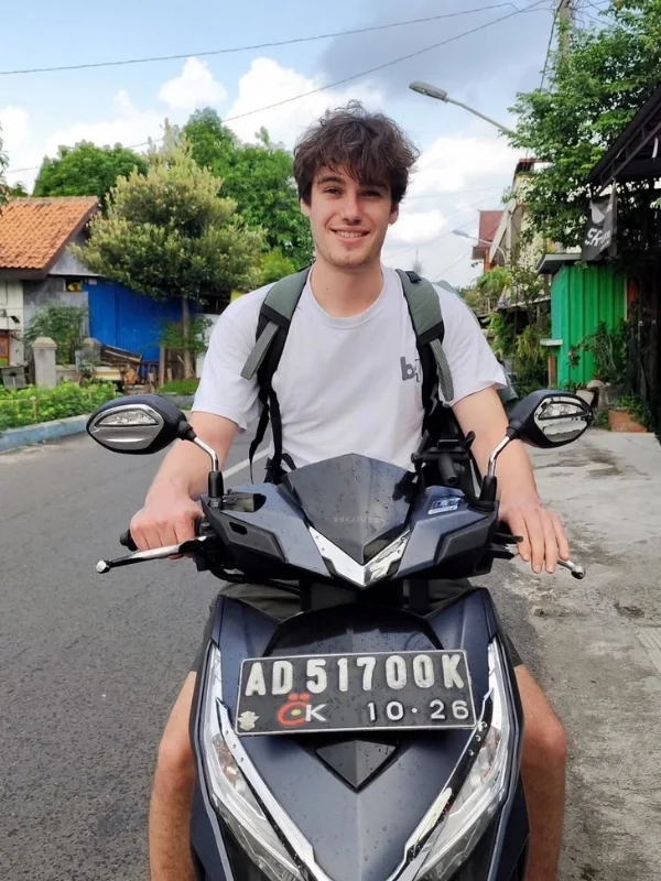 Rental Motor Solo Harian